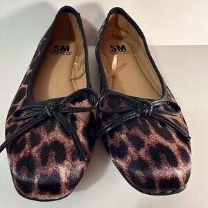SM New York, Animal Print Ballet Flats with Bow/Black Trim, Size 6, NWOT